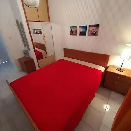 Apartament Second Floor Near Sea